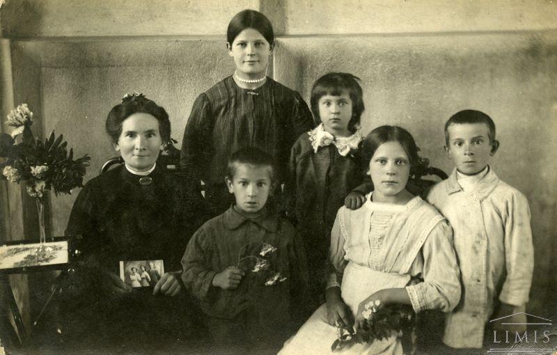 1912