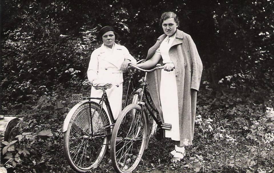 1935 m. dviračiams buvo privalu turėti numerius