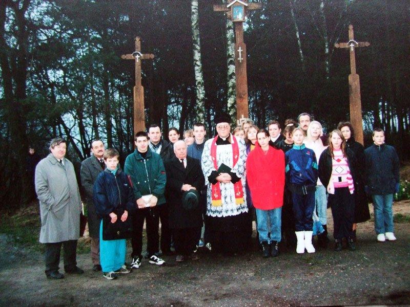 Kryžių, atminti žuvusiems sukilimo dalyviams, šventinimo ceremonija