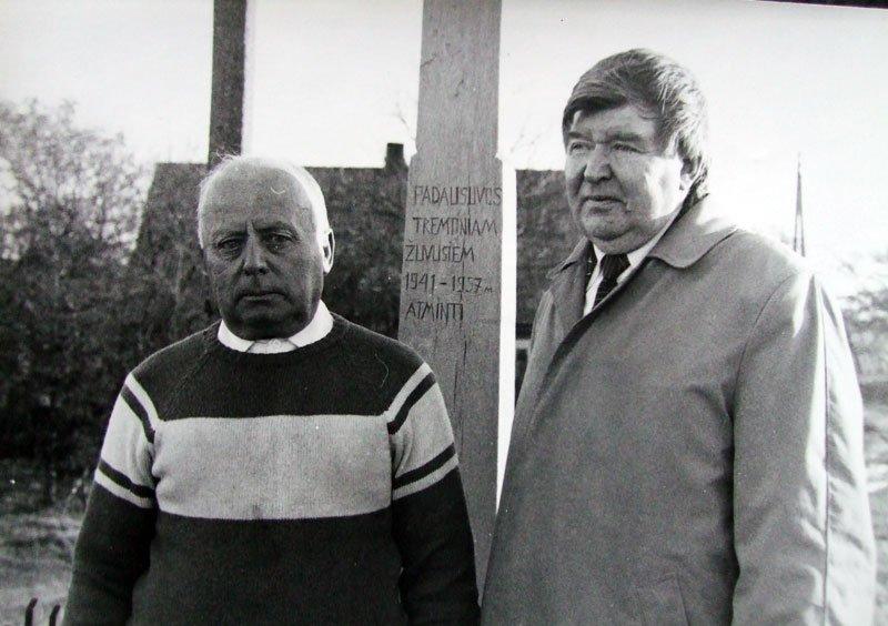 Su kryžių meistru Petru Kačiuliu