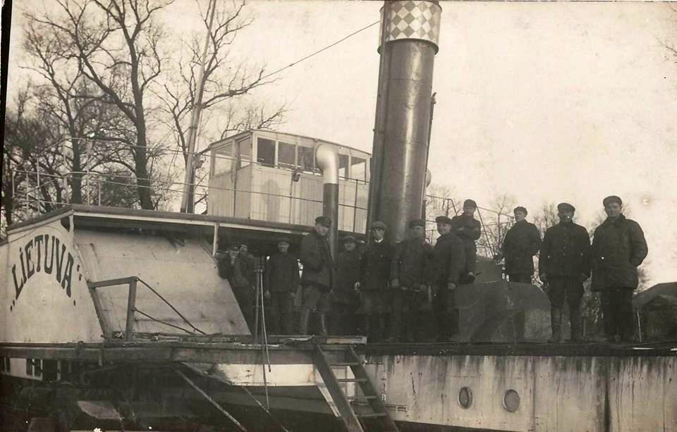 Vienas iš paskutiniųjų garlaivių ties Vilkija. Foto iš Kęstučio Markevičiaus foto archyvo