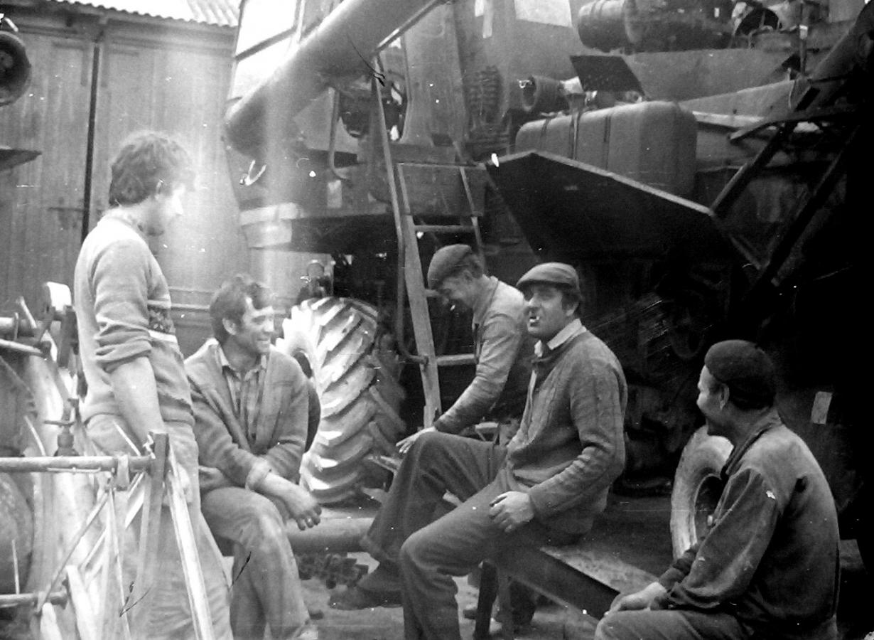 Prieš javapjūtę 1977. Iš kairės: Antanas Vaidotas, Juozas Jaras, Antanas Cielišauskas, Sigitas Vasiliauskas, Stasys Barščiauskas