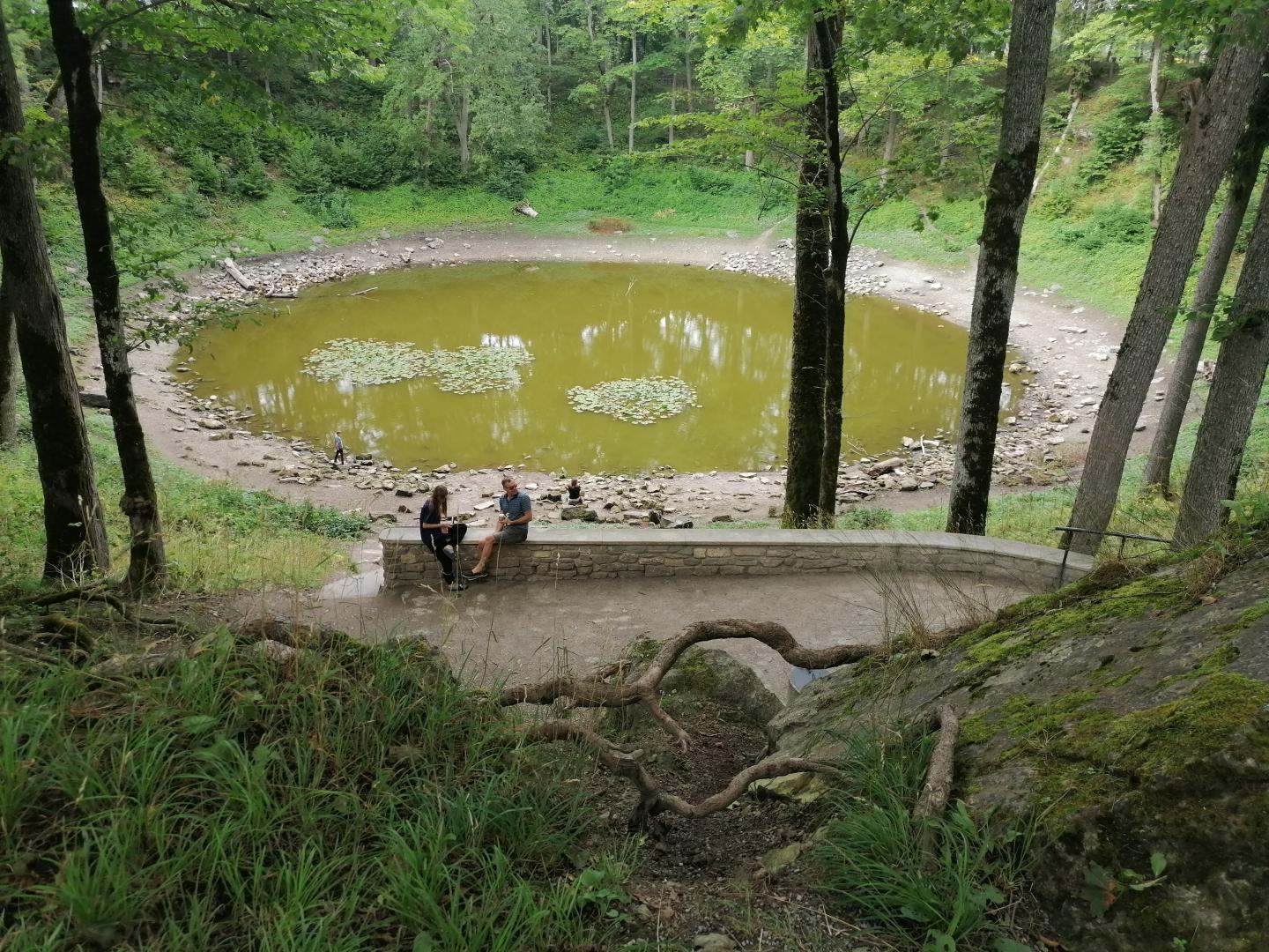 Prie Kalio meteoritinio kraterio – ežero.