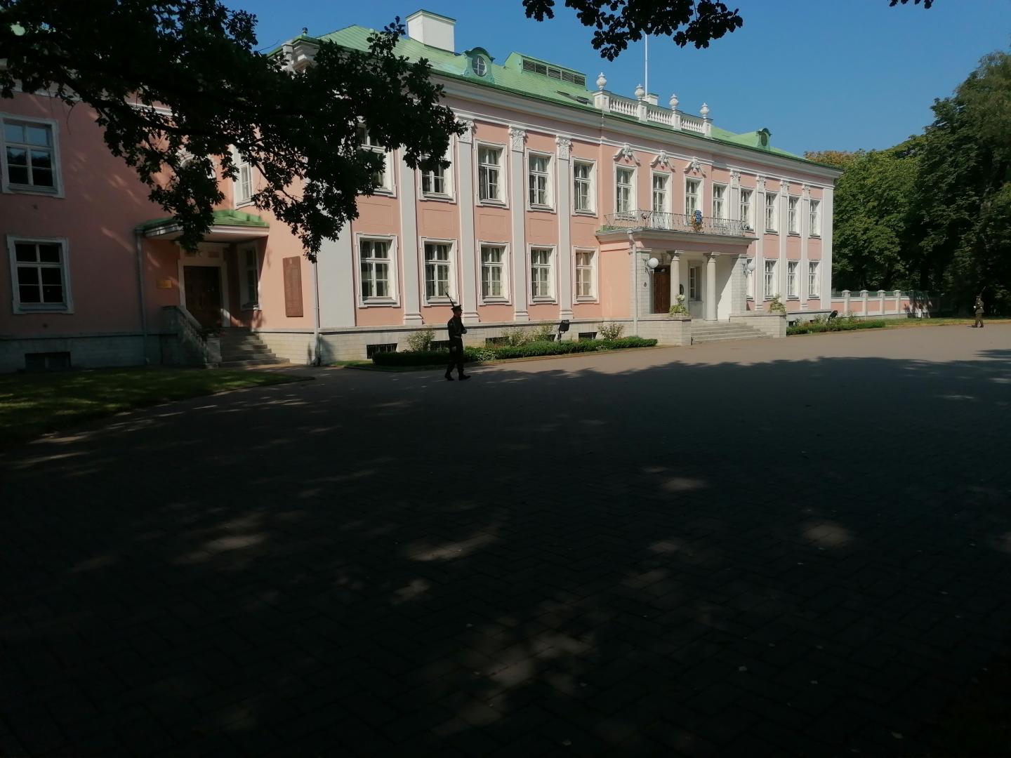 Estijos prerzidentūra. Garbės sargyba.