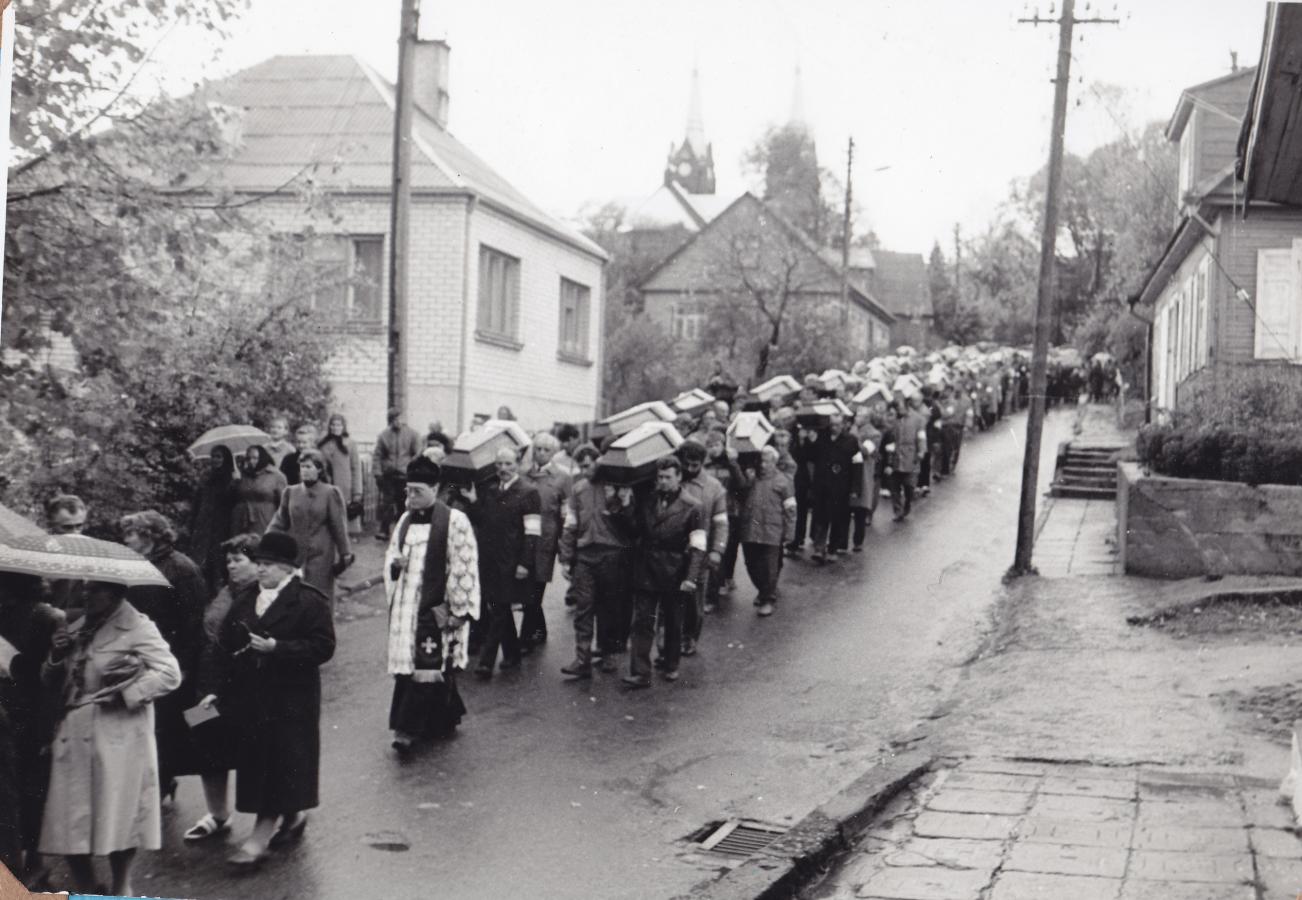 Lietuvos partizanų perlaidojimas 1989 spalio 15d