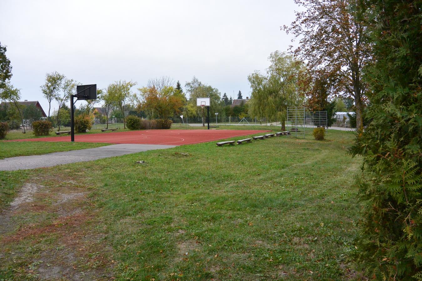 Padauguvos stadionas